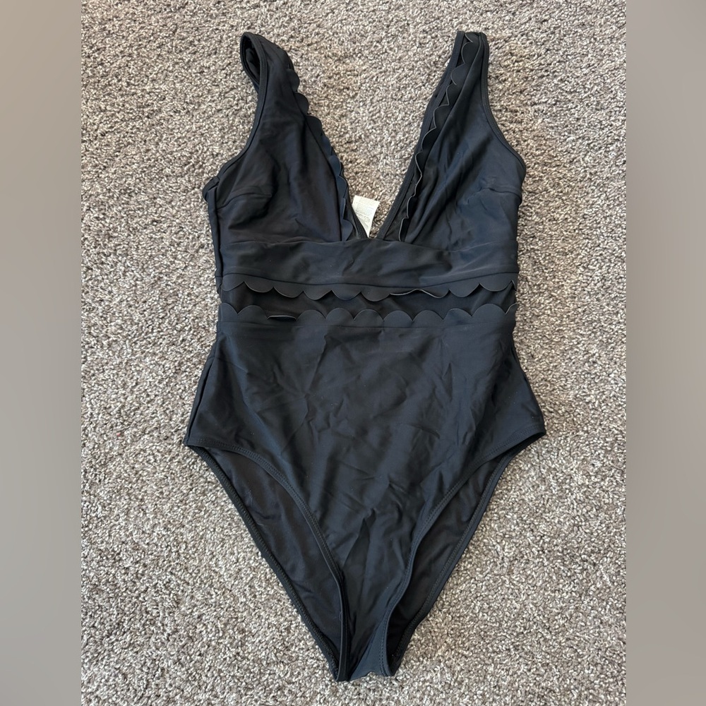 Cupshe Black Scalloped One-Piece Swimsuit